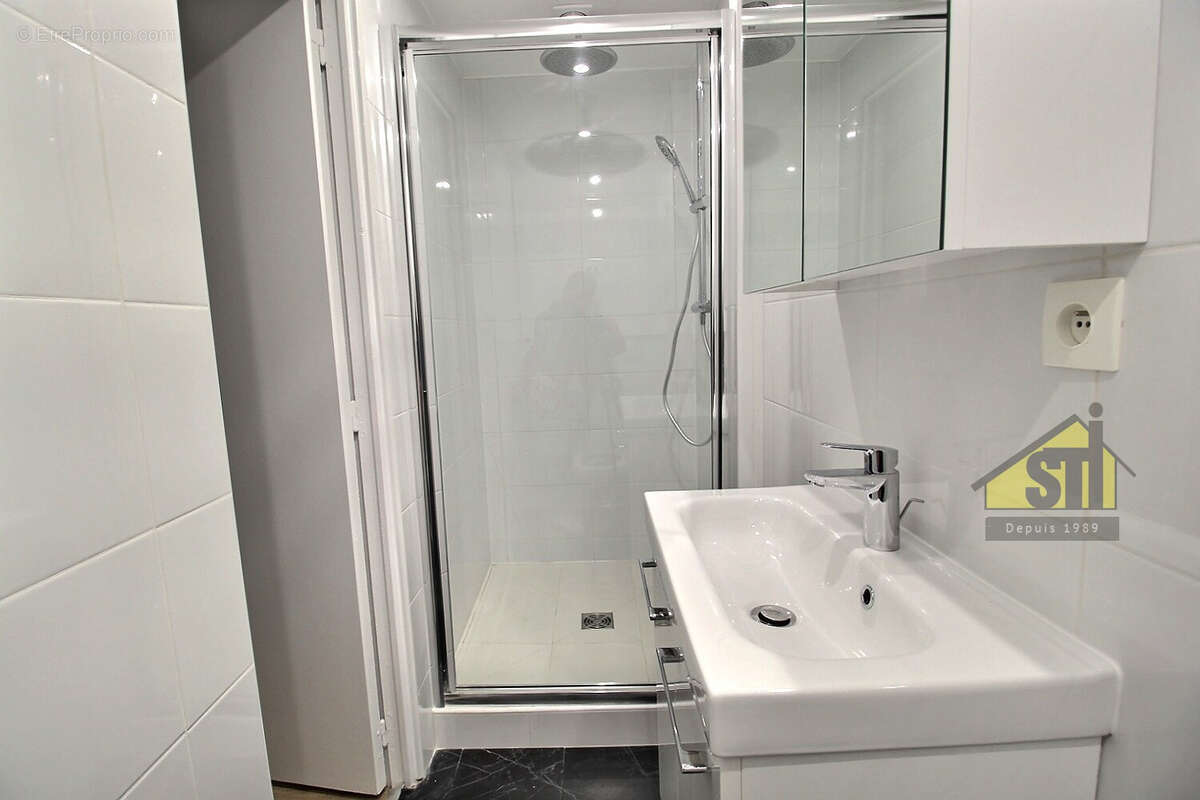 Appartement à PARIS-14E