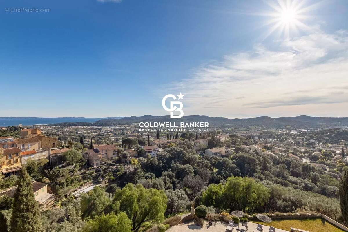 Maison à BORMES-LES-MIMOSAS