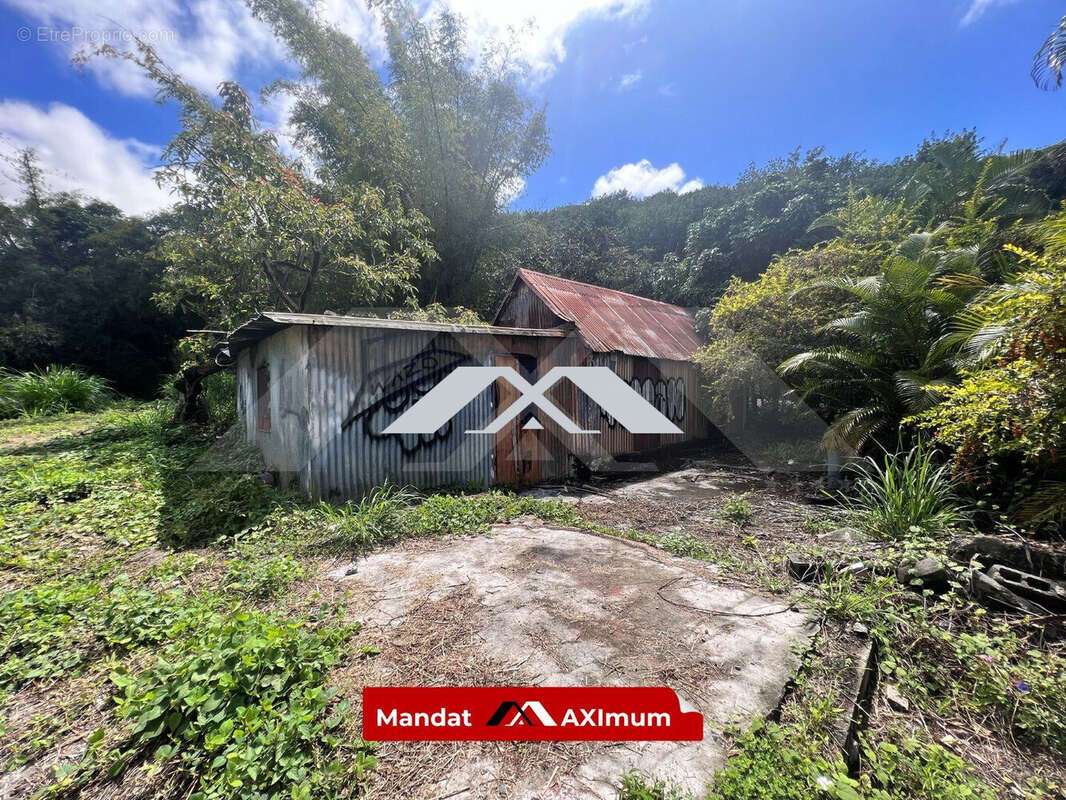 Terrain à ENTRE-DEUX