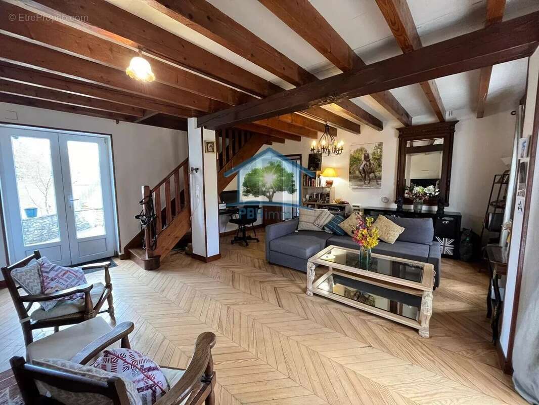 Maison à MONTALIEU-VERCIEU