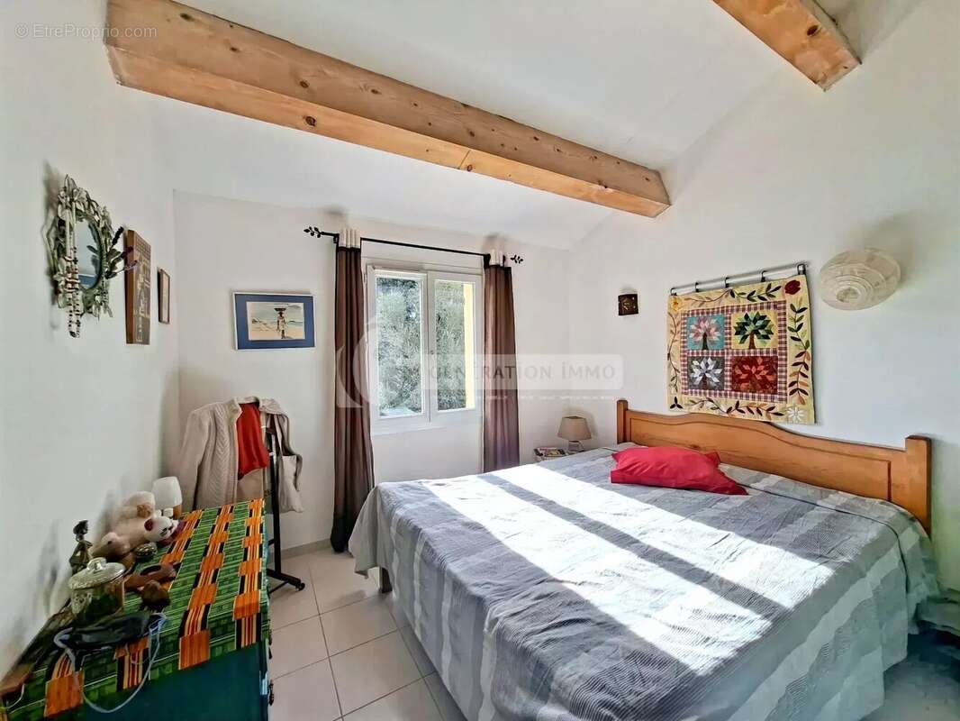 Maison à FONTVIEILLE