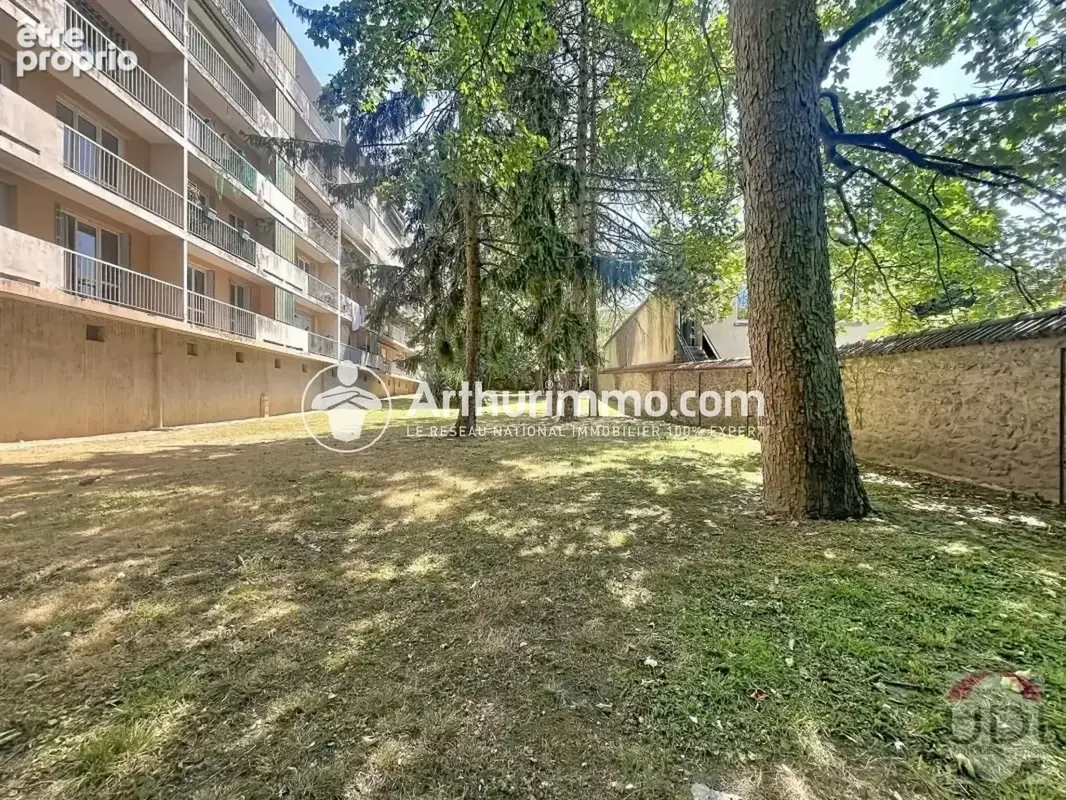 F2 lumineux avec balcon, parking et cave - photo 2
