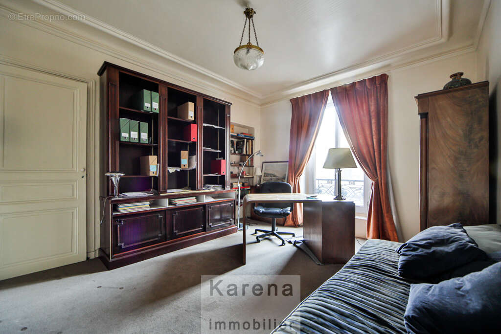 Appartement à PARIS-14E