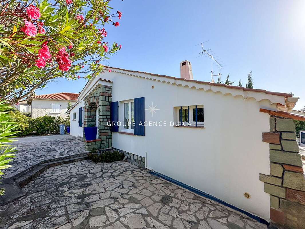 À vendre villa 4 pièces avec vue mer et studio indépendant, 15min a pied du centre ville de saint aygulf - photo 16