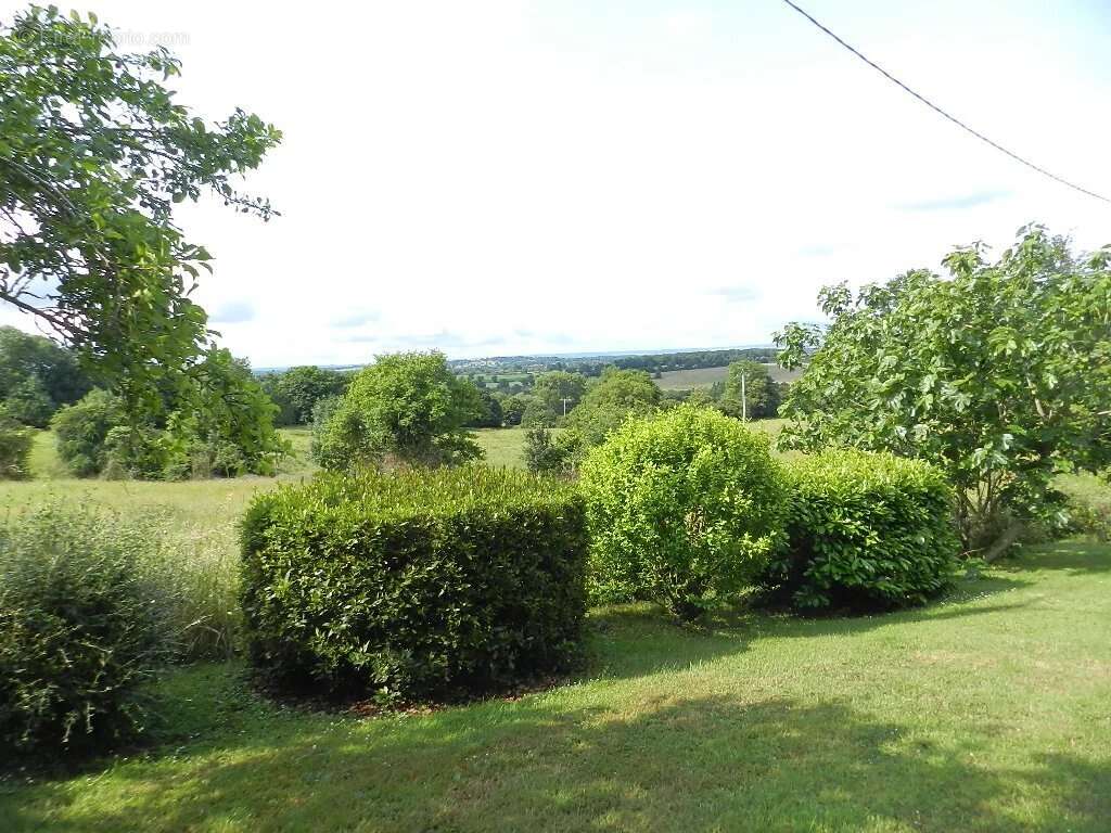 Maison à SAINT-PIERRE-SUR-DIVES