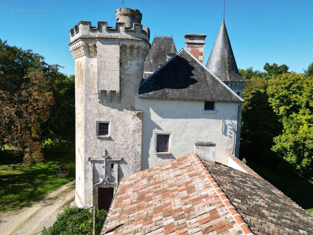 Maison à SAINT-JEAN-D'ANGELY