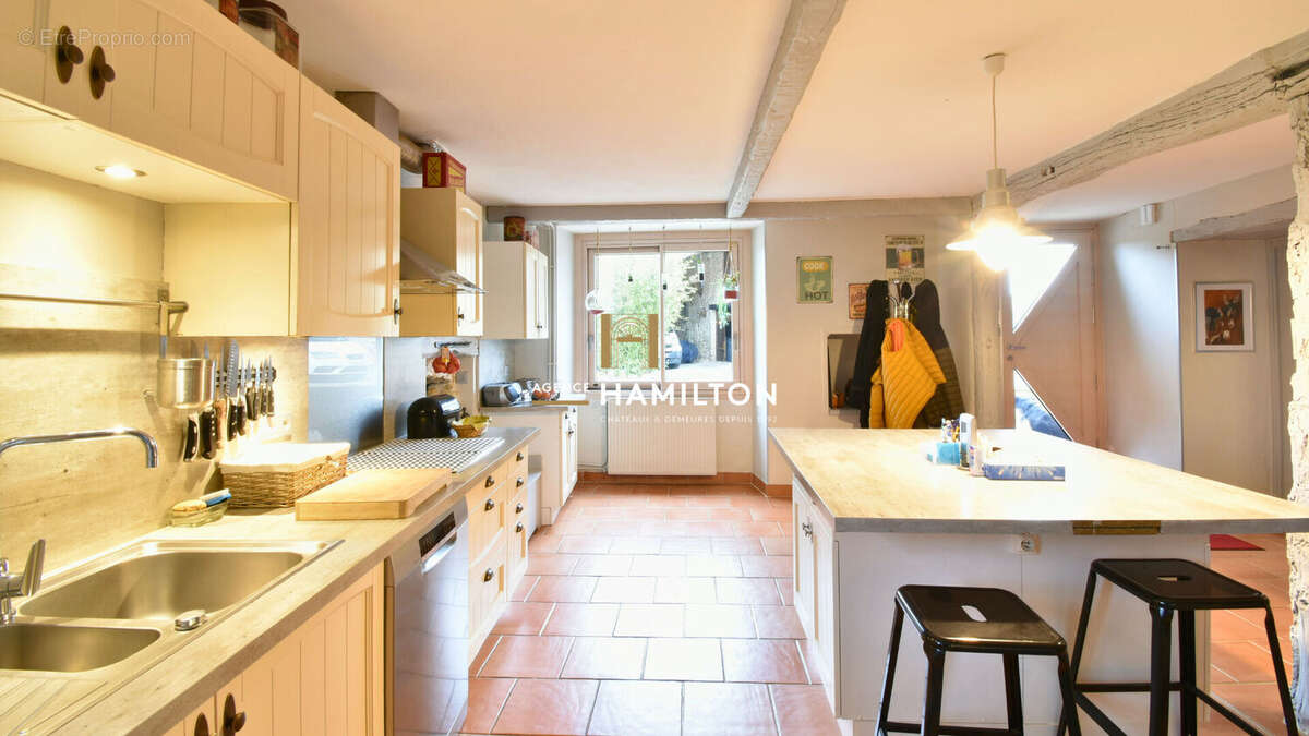 Charmante propriete avec prairies, piscine, garage et batiments annexes - photo 6