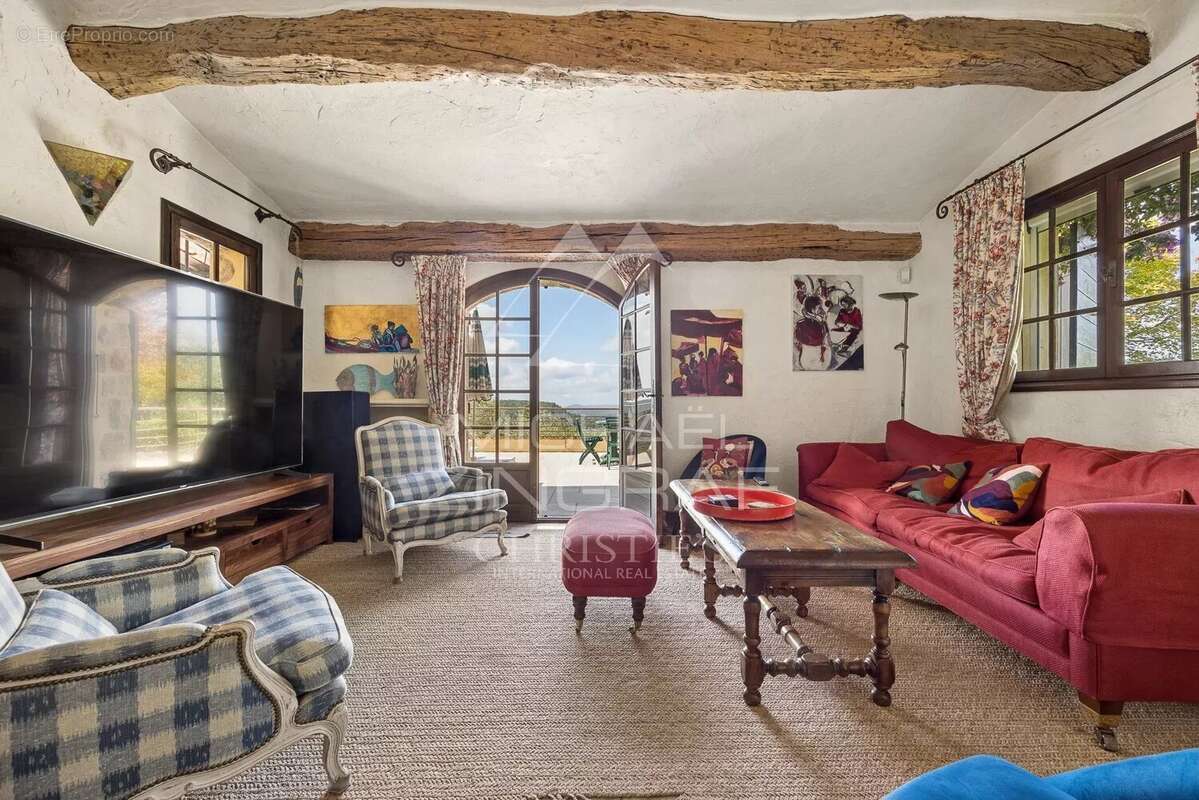 Maison à TOURRETTES-SUR-LOUP