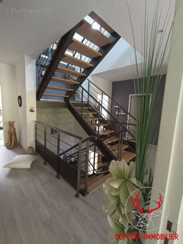 Maison " style loft "  265 m²  St paul en jarez  42740 - photo 13