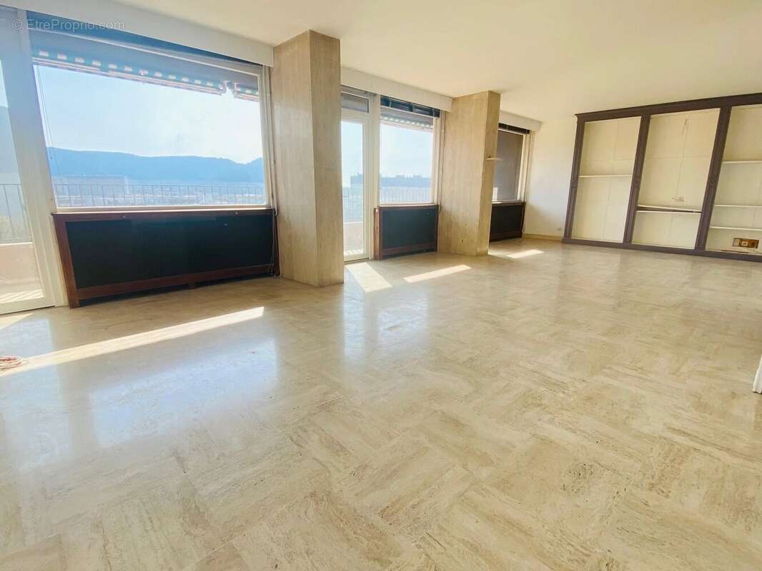 Appartement à MARSEILLE-9E