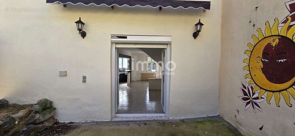 Maison lumineuse avec extérieur - photo 10