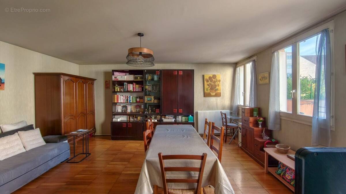 Appartement à LOGNES