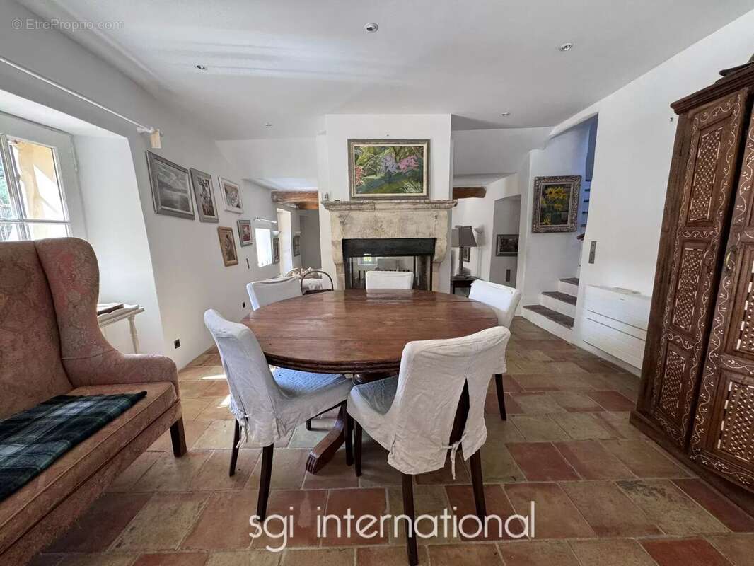 Maison à LA GARDE-FREINET