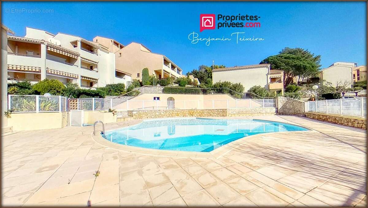 Appartement à ROQUEBRUNE-SUR-ARGENS