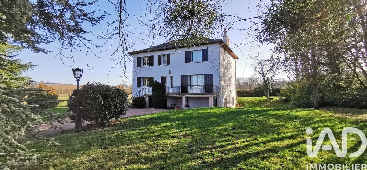 Photo 1 - Maison à CREUZIER-LE-NEUF