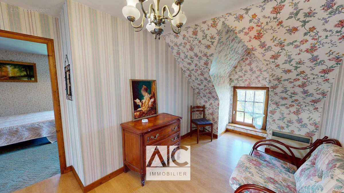 Maison à SAINTE-TREPHINE