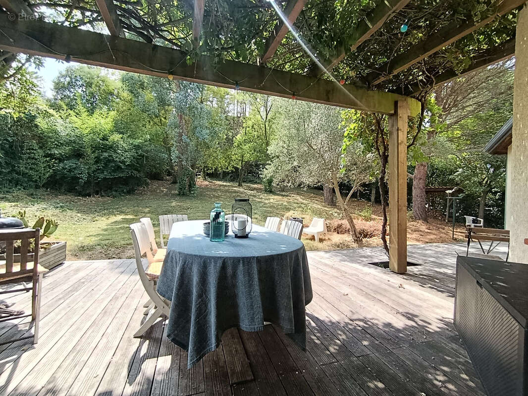 Maison à LACROIX-FALGARDE
