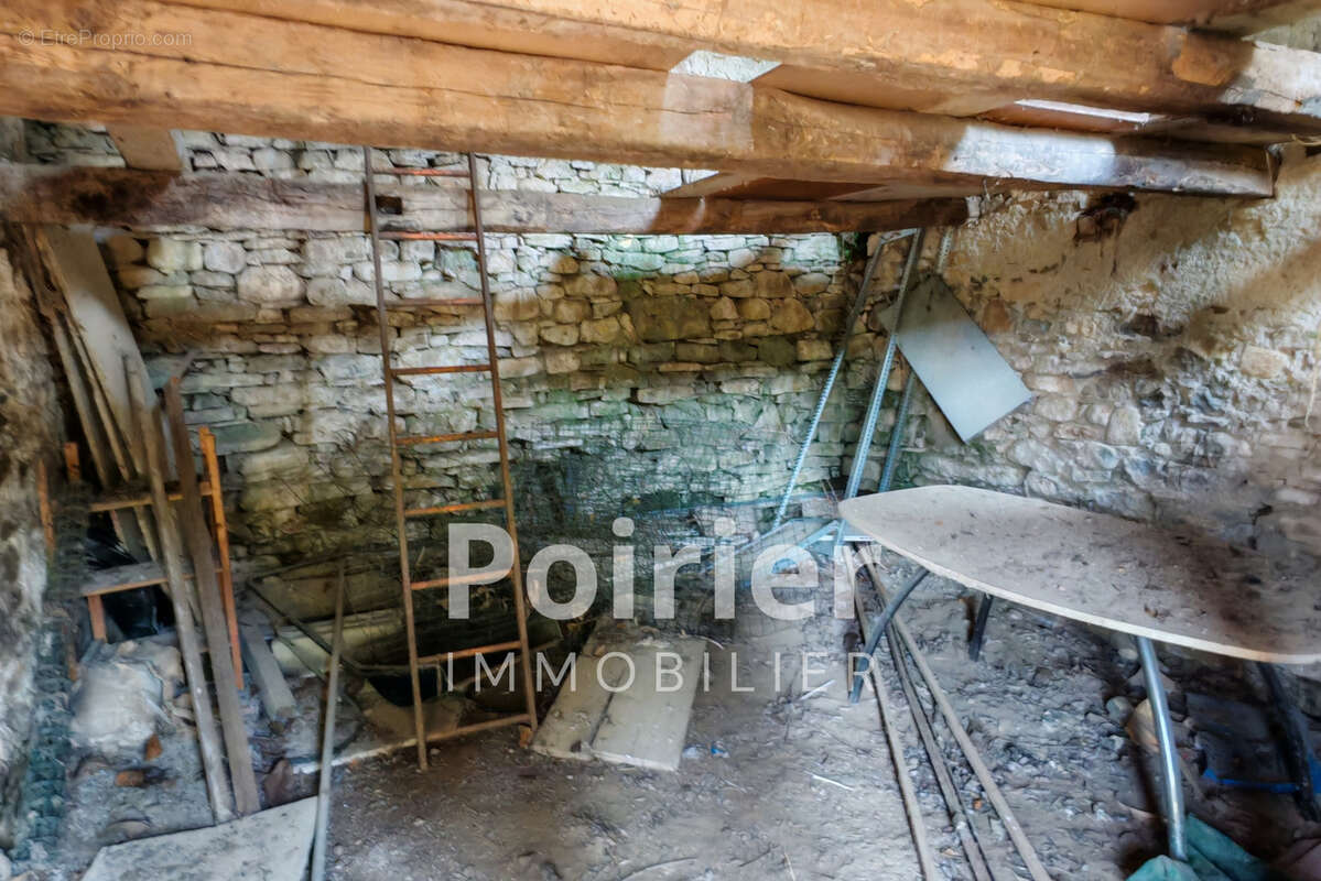 Grange à réhabiliter avec permis - photo 2