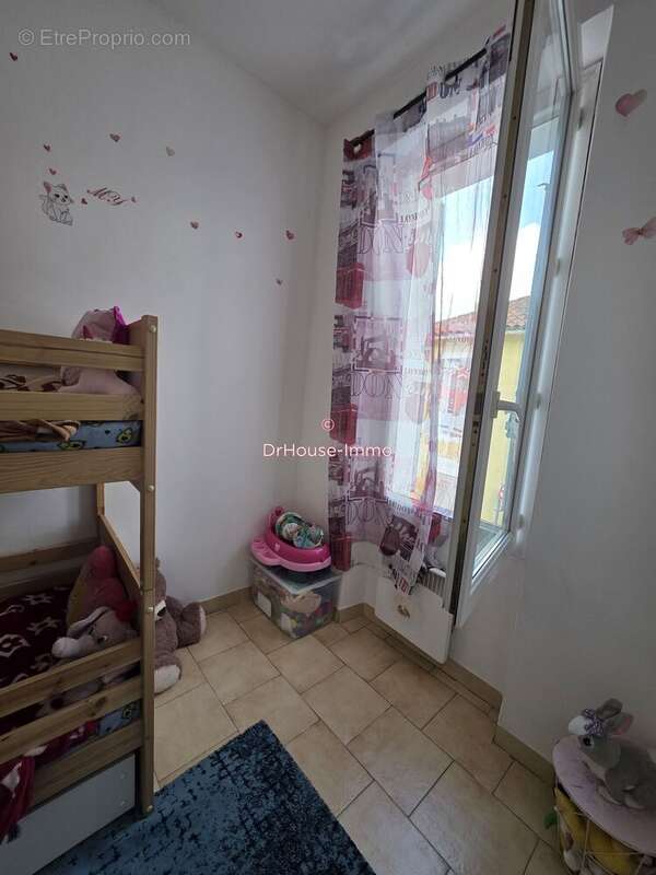 Appartement à MARSEILLE-3E
