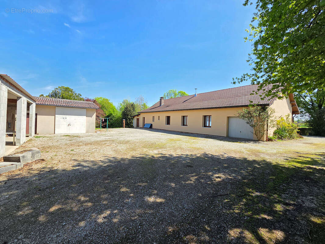 Maison à SAILLENARD