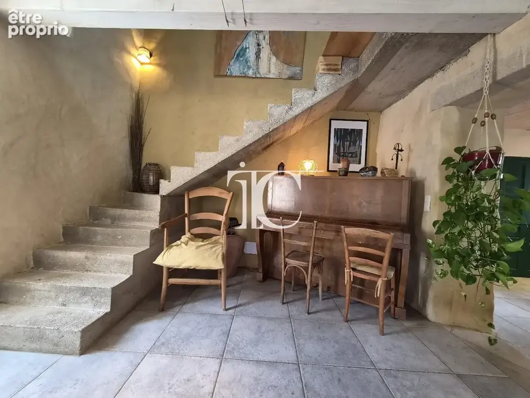 Une propriété de caractère baignée de lumière, avec atelier d'artiste et beau potentiel - photo 5