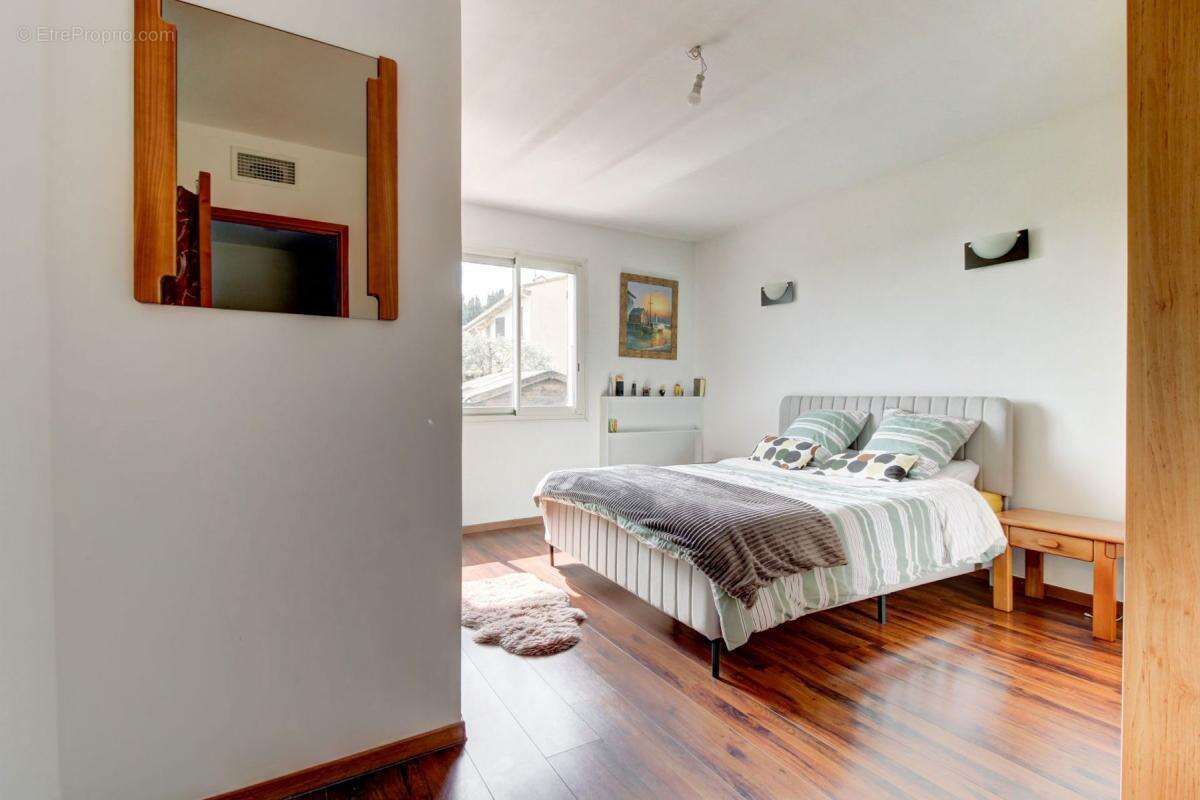 Appartement à VENCE