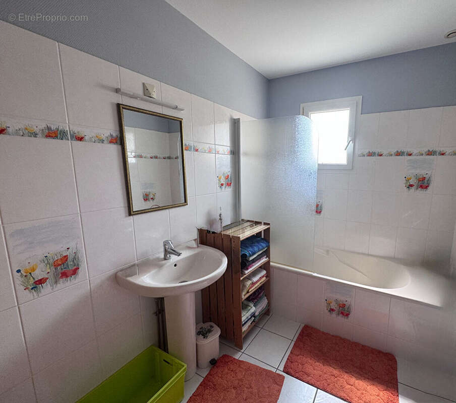 Maison à LA ROCHE-NOIRE