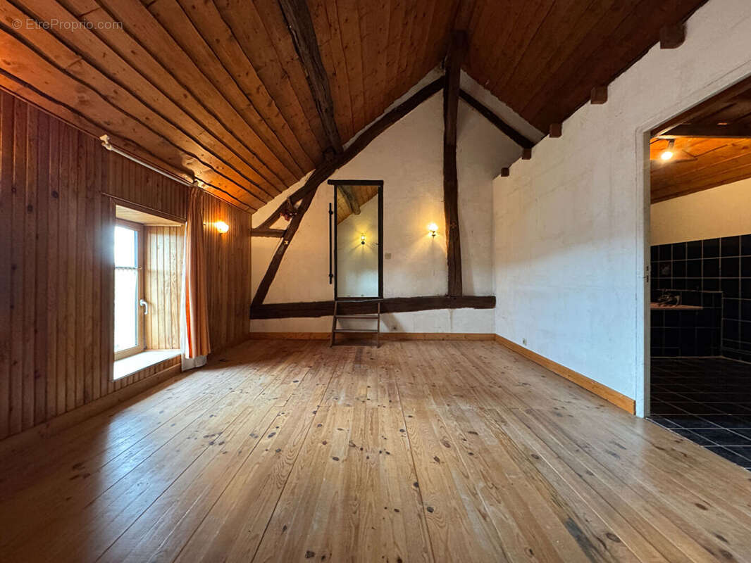 Maison à NEAUPHLE-LE-VIEUX