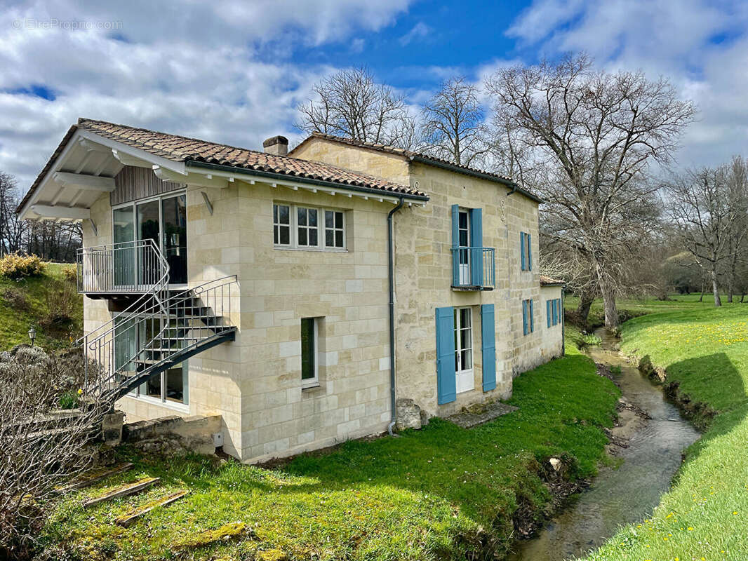 Maison à SAINT-EMILION