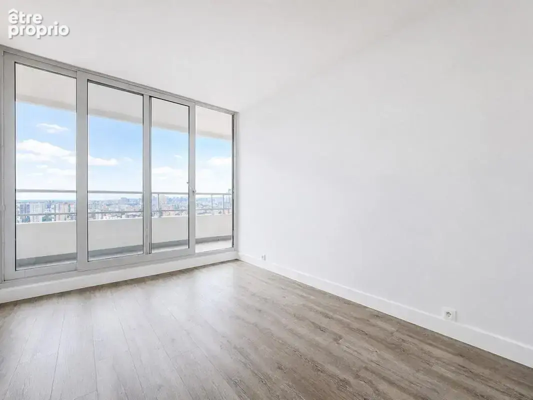 Appartement Rénové avec balcon Vue Panoramique - Quartier Chapelle, Paris - photo 8