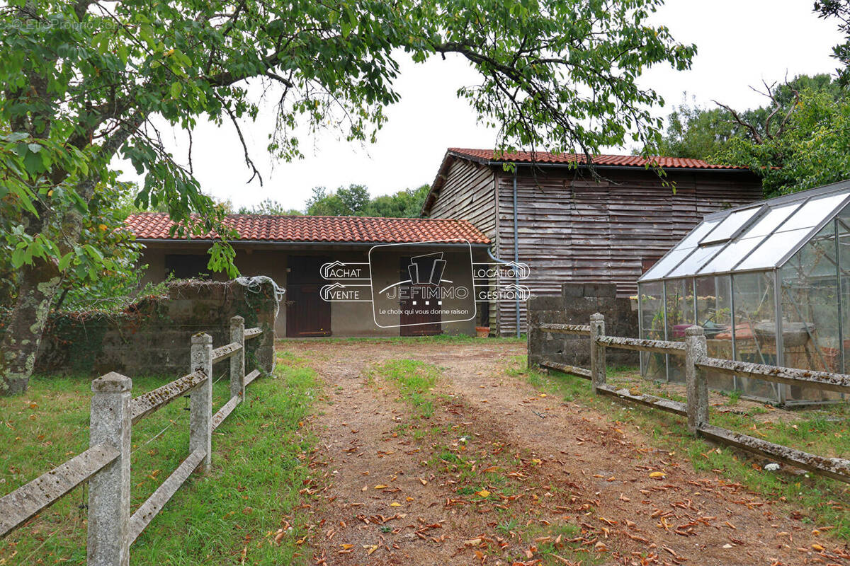 Maison à LE CELLIER