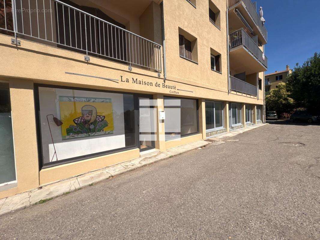 Commerce à SANTA-MARIA-DI-LOTA