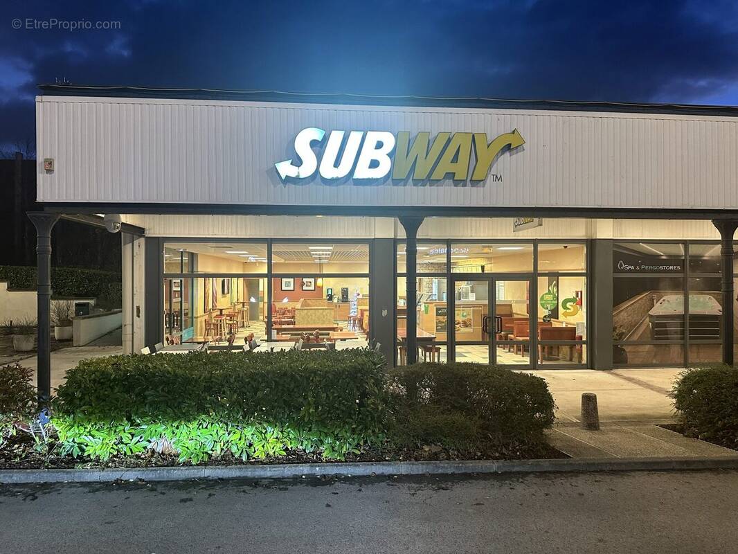 Autre à PONT-SAINTE-MARIE