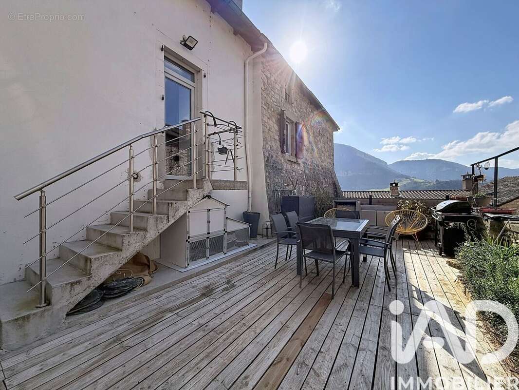 Maison 280 m² à Compeyre  - photo 3