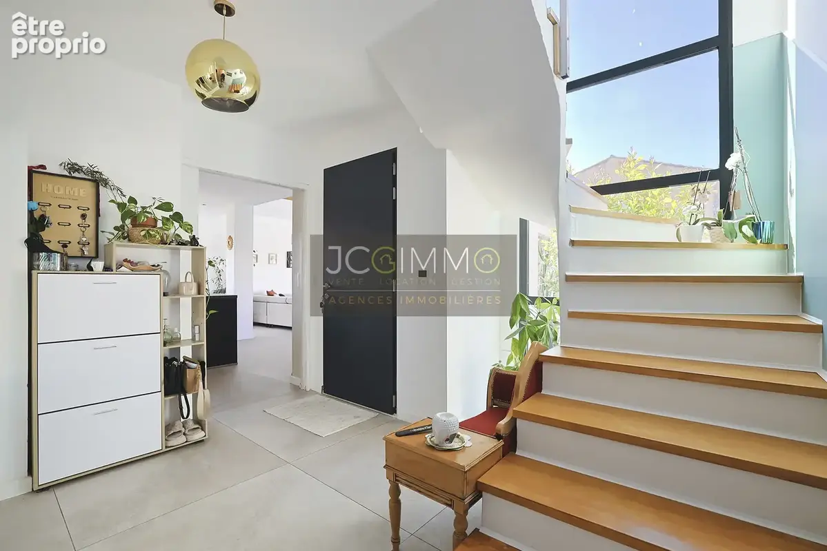 Villa contemporaine -152 m2 avec piscine et double garage à proximité des commodités - photo 16