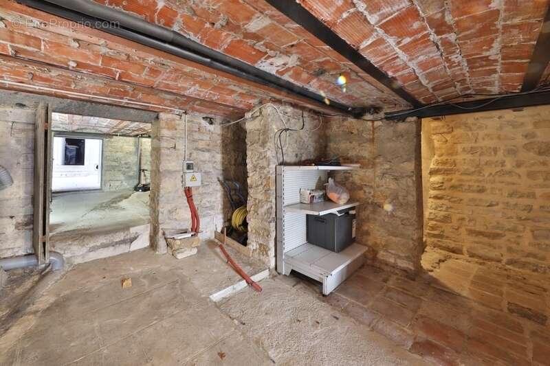 Maison à MONTREVEL-EN-BRESSE