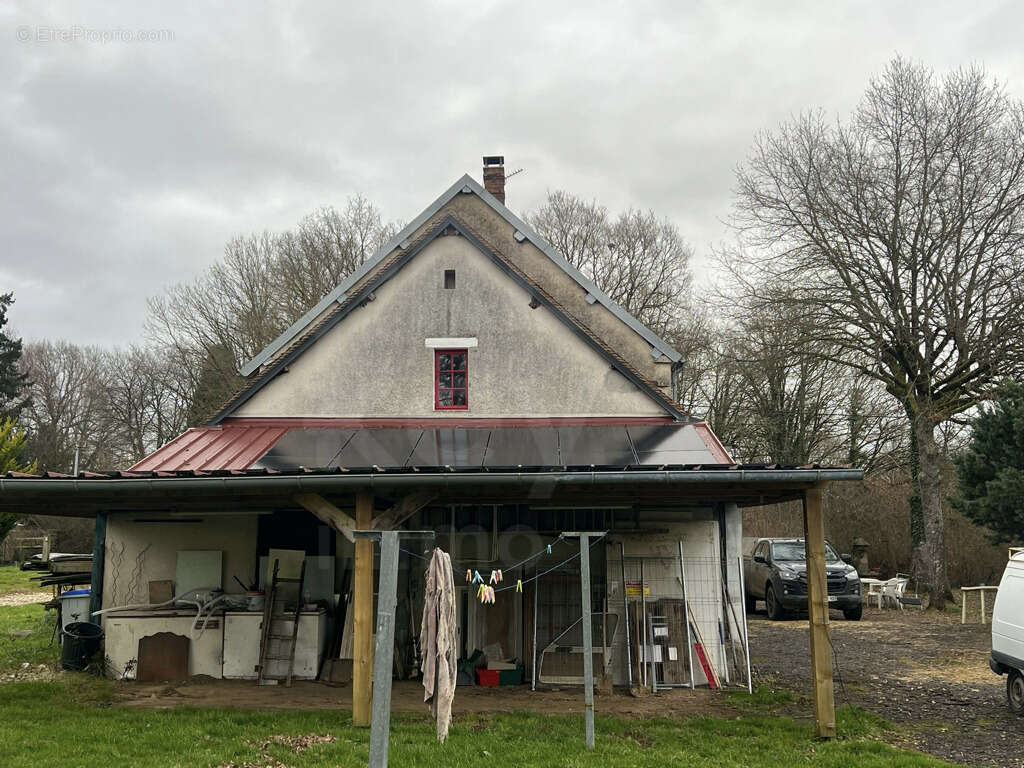 Maison à SAINT-AMAND-EN-PUISAYE