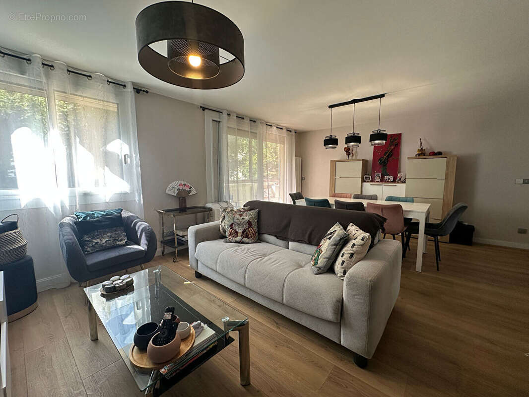 Appartement à FONTAINE