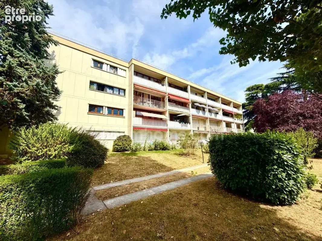 Appartement à CHILLY-MAZARIN
