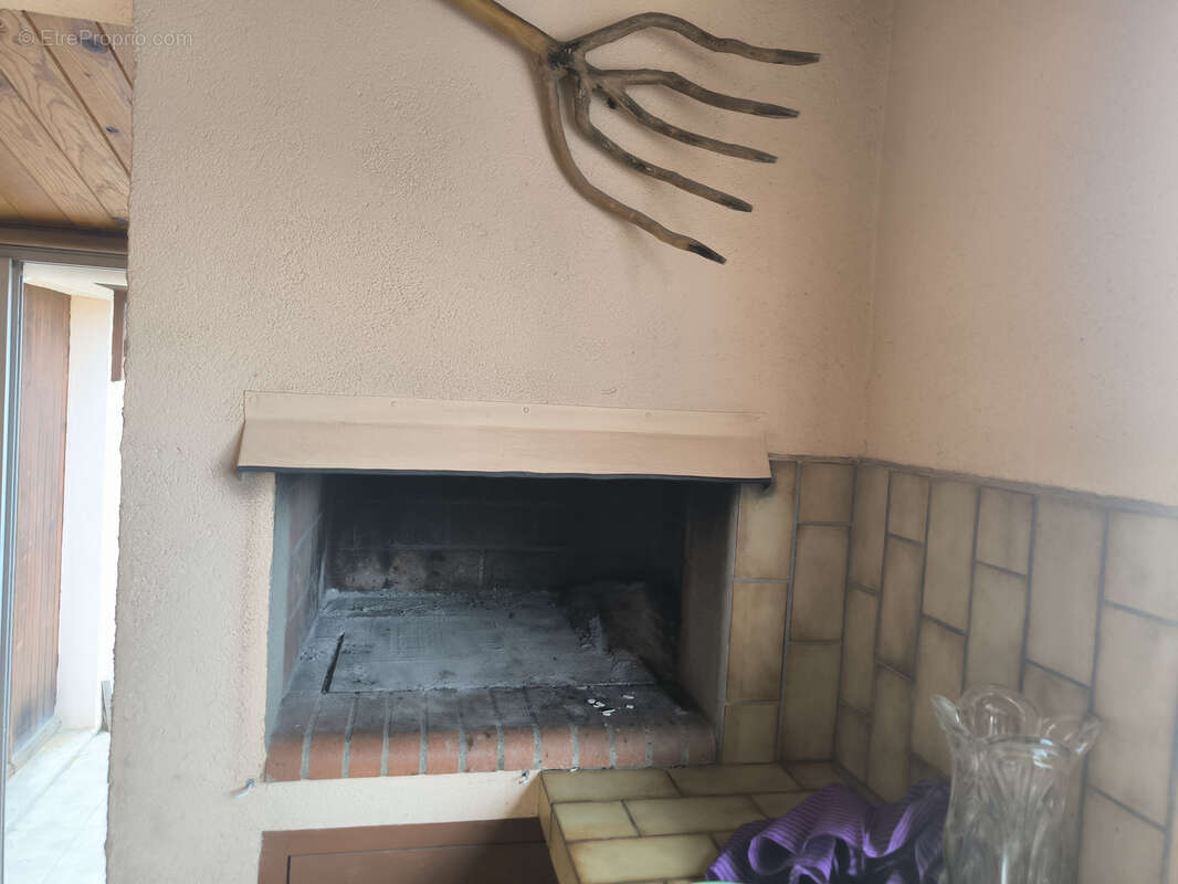 Maison à SAINT-LAURENT-DE-LA-SALANQUE