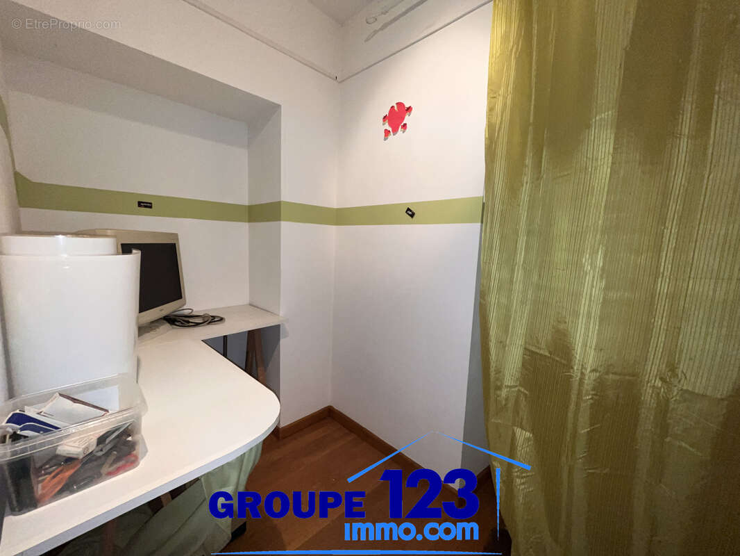 À Charentenay, découvrez cette maison pleine de potentiel ! - photo 12
