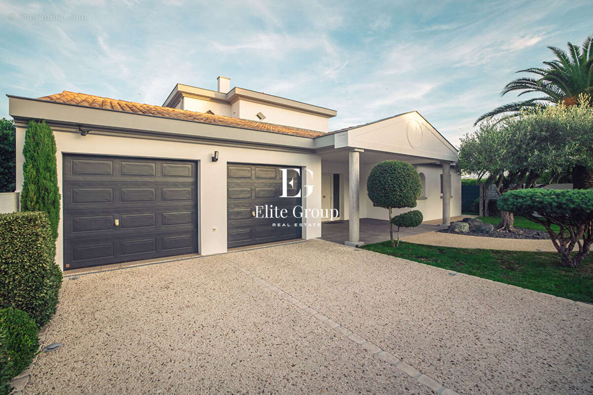 Maison à VAUX-SUR-MER