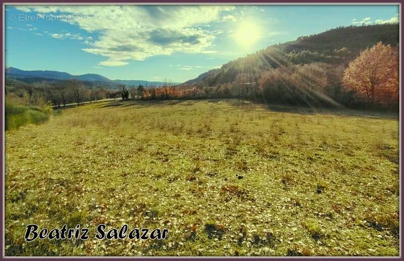 Terrain à MEZEL