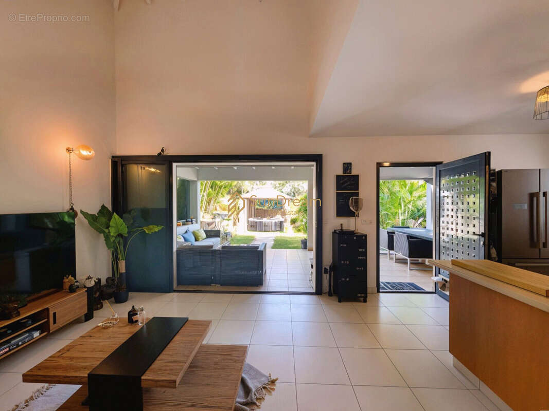 Maison 80 m² à Saint-Martin  - photo 4