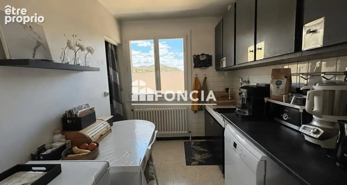 Digne, appartement de type 4 avec balcon, cave et garare - photo 5