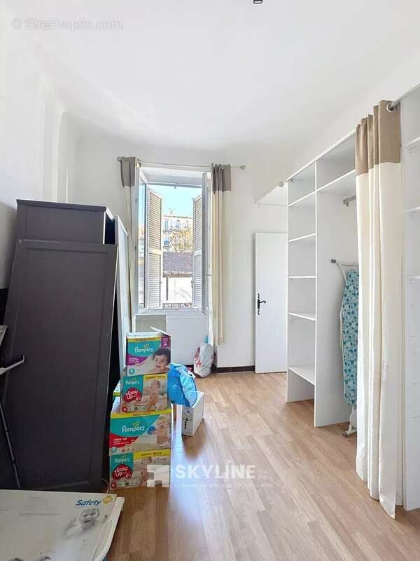 Appartement à MARSEILLE-4E