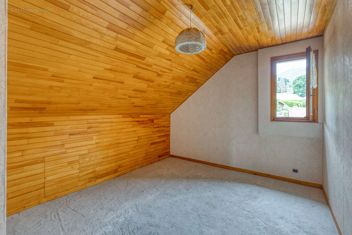 Maison à LA COMBE-DE-LANCEY