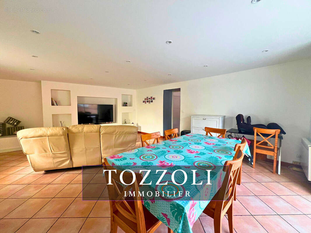 Maison Artas 4 pièce(s) 111.9m2 - photo 5