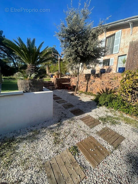 Maison à GONFARON