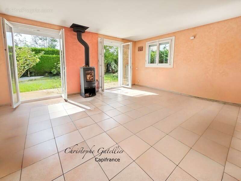 CENTRE VILLAGE - MAISON 4 pièces (3 chambres) - non Mitoyenne - photo 3